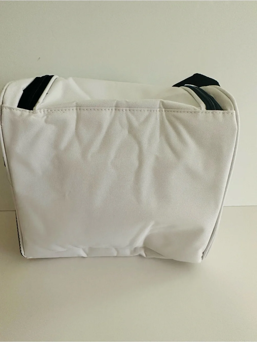 White Claw Hard Seltzer Logo Insulated Cooler Lunch Bag With Strap